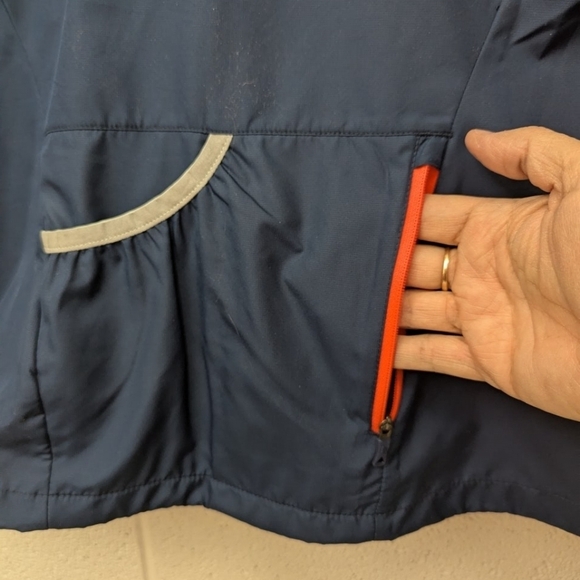 The North Face windbreaker in women's XL navy/coral pristine condition like new - Picture 8 of 16